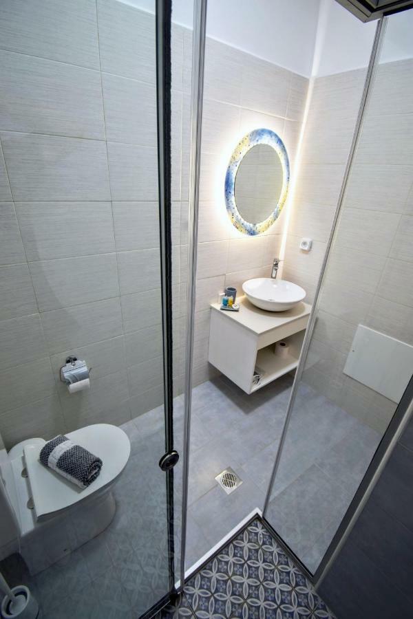 Petite Palace 레팀노 외부 사진